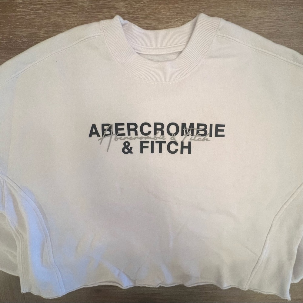 Abercrombie & Fitch White Cropped Logo Cropped Sweatshirt